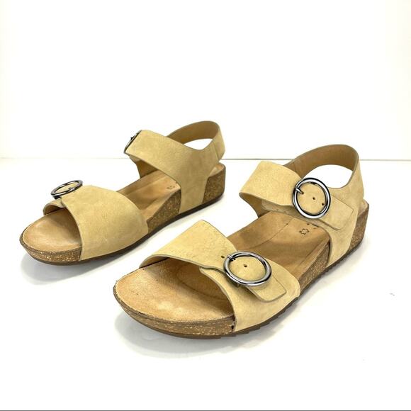 Hotter Tourist Women Flat Sandal Size 9 Tan Suede Adjustable Straps Cushioned - Picture 1 of 16